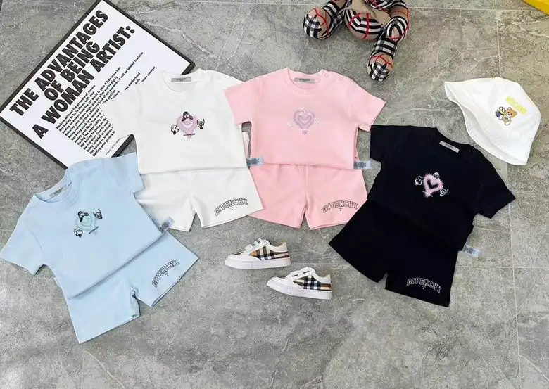 Givenchy sz66-100 01